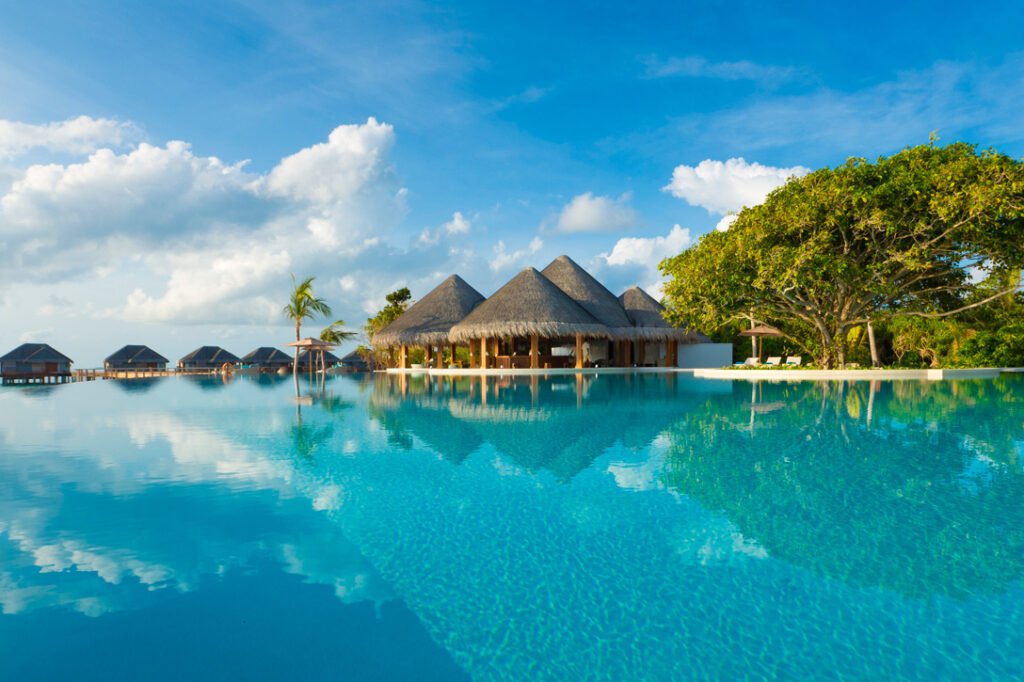 dusit-thani-maldives-pool-lifestyle-daytime