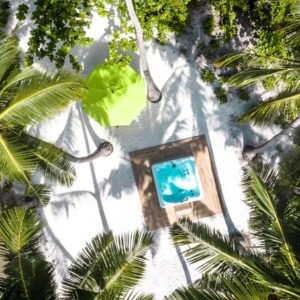 Jacuzzi Beach Villas - Emerald Maldives