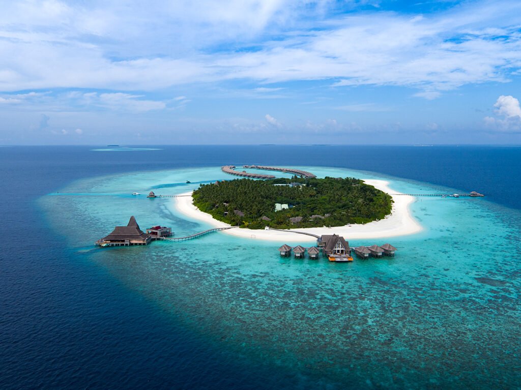 76764220-H1-AKIH_Island_Overview_G_A_H