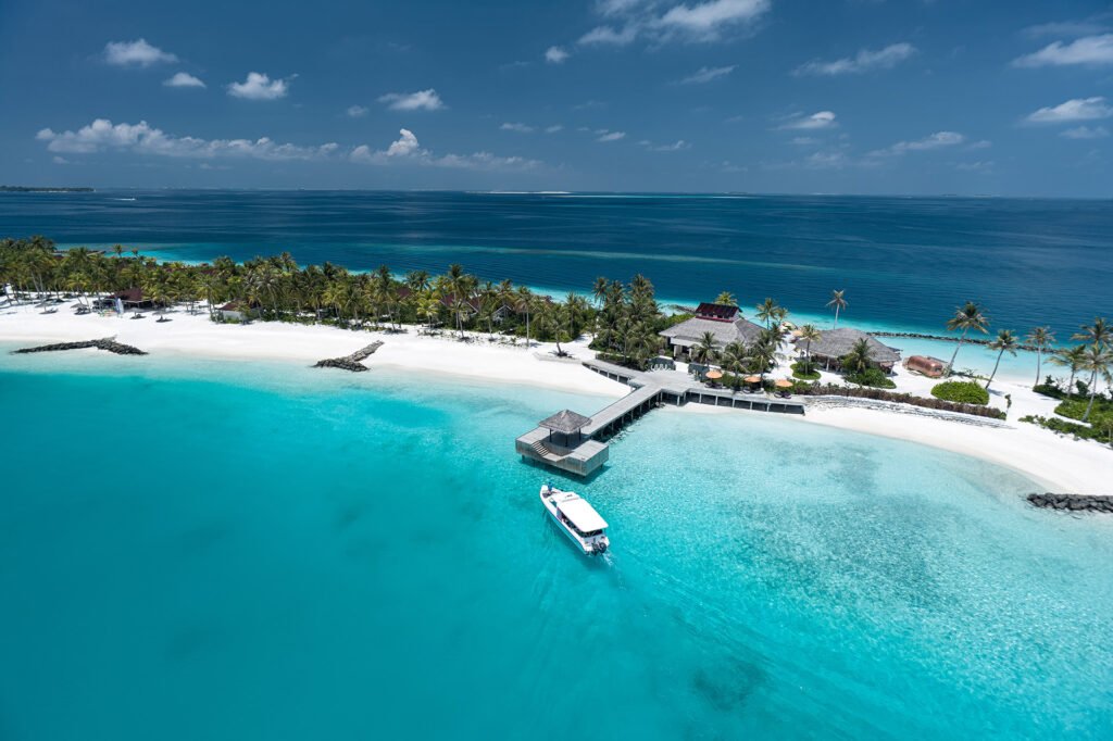 OBLU-SELECT-Lobigili-Island-Aerial-Speedboat-Arrival