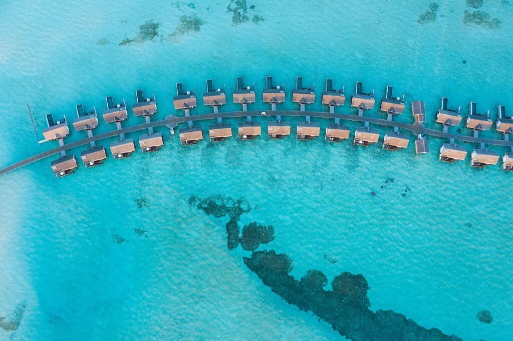 OZEN-LIFE-MAADHOO-Aerial-Wind-Villas-1