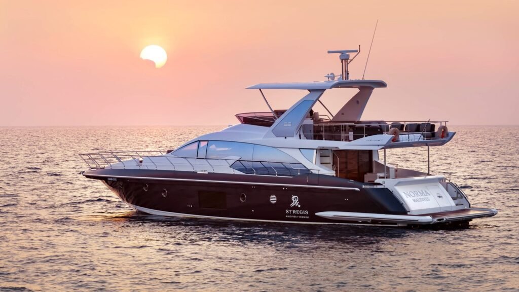 mlexr-yacht-sunset-9885-hor-wide