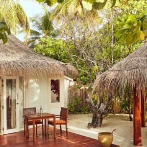 Jacuzzi Deluxe Beach Villa - Sun Siyam Vilu Reef